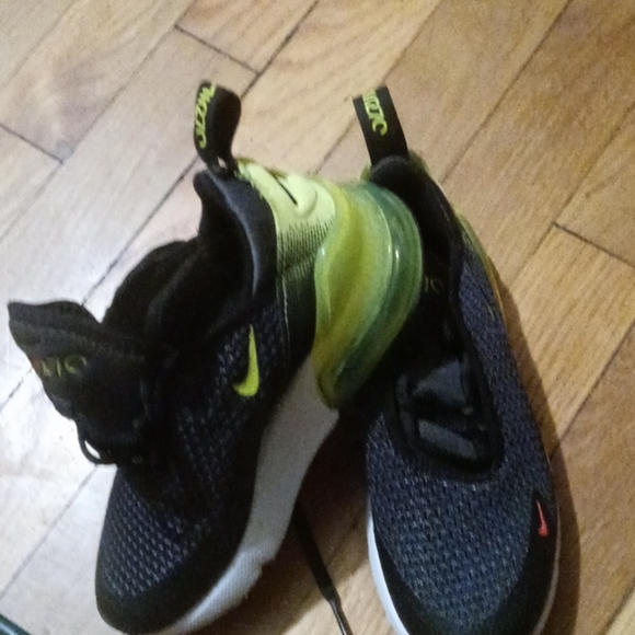 Shoes - Picture 4 of 4